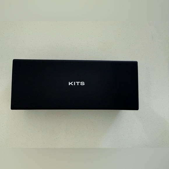 Kitseyecare Premium Hard Black Case NWOT - Picture 3 of 6